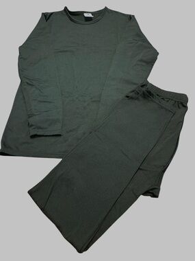 Men’s thermal 2 pc size large black Mossy Oak